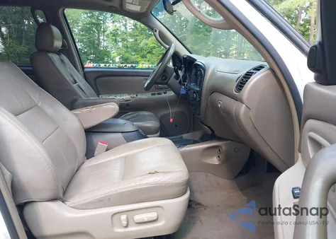 2005 Toyota Sequoia Sr5 V8 from USA, damaged, VIN 5TDZT34A85S253333